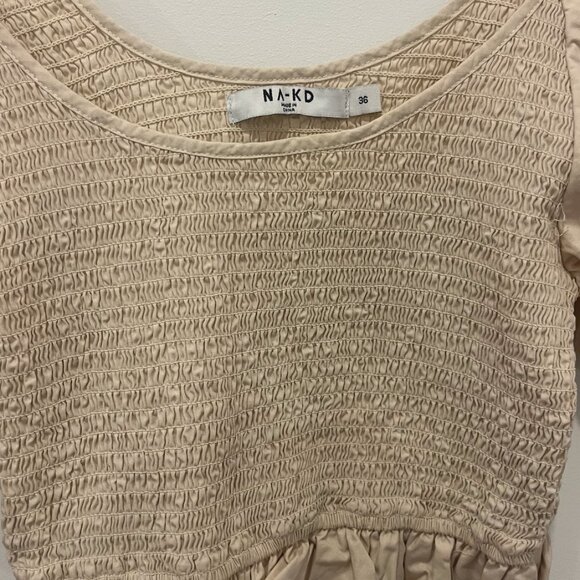 NA-KD Puff-Sleeve Smocked Crop Top, Cream Size 36 - Picture 2 of 3